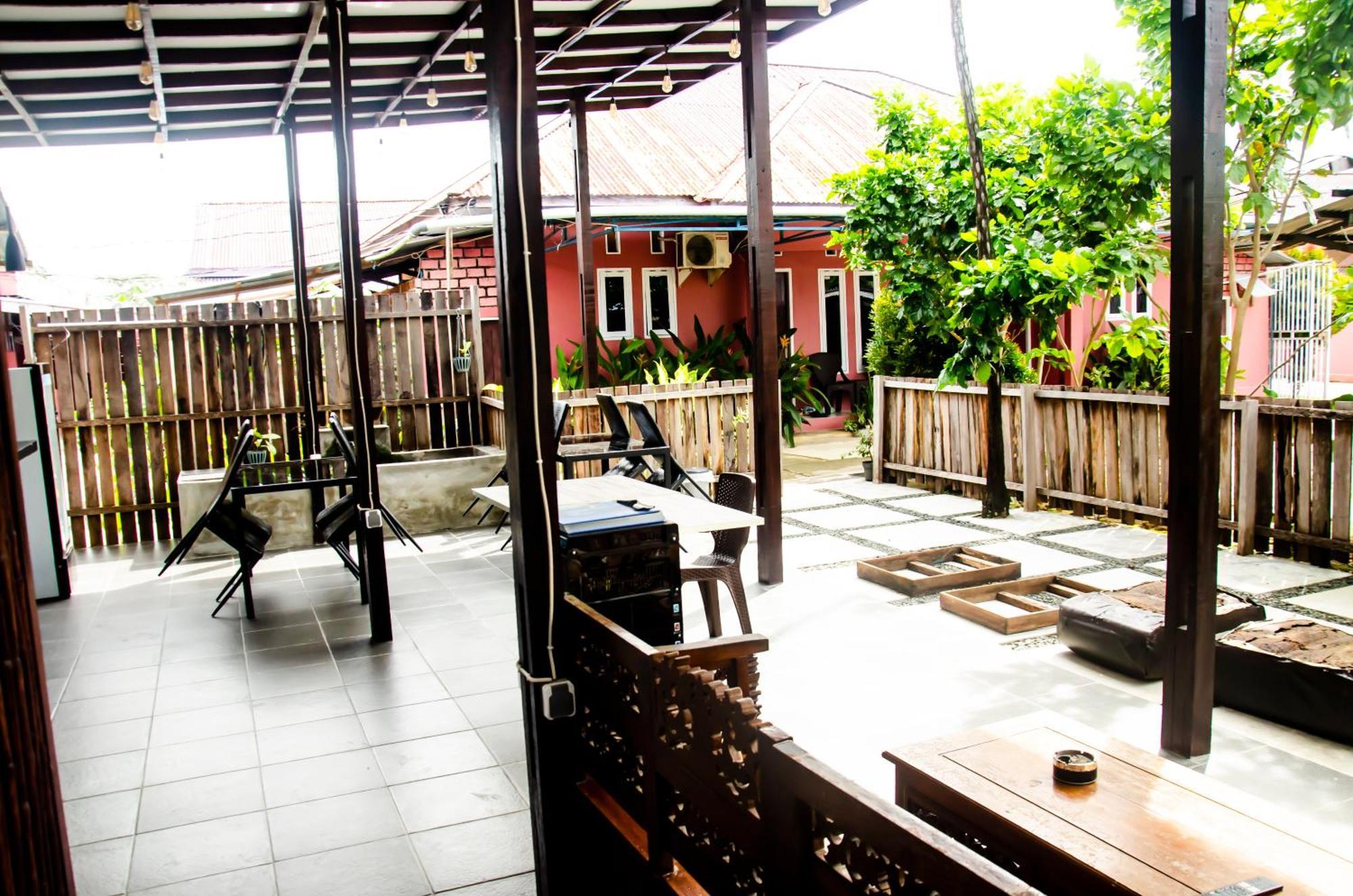 Baronda Guest House Sorong Exteriér fotografie