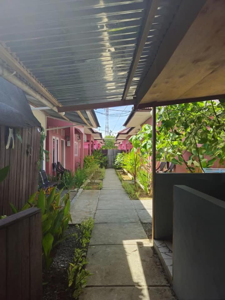 Baronda Guest House Sorong Exteriér fotografie